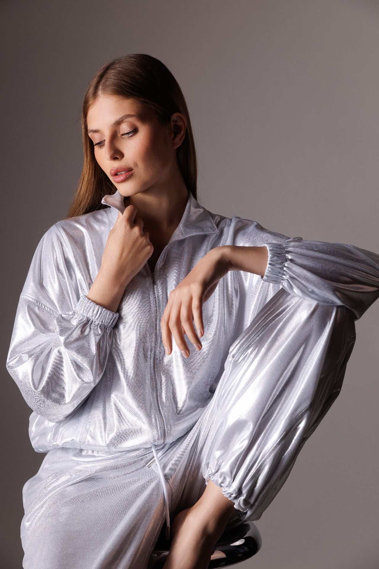 Костюм женский блестящий