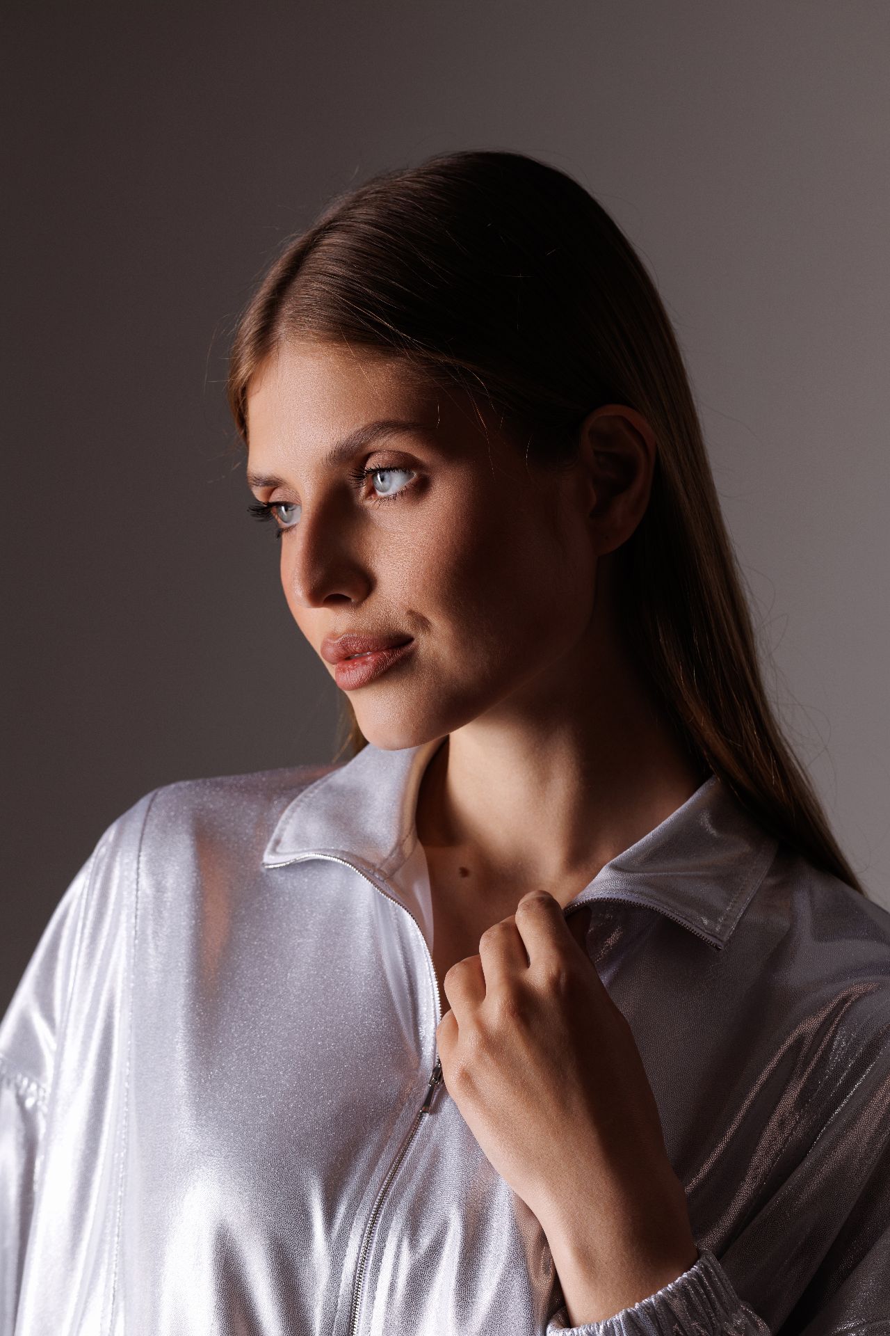 Костюм женский блестящий